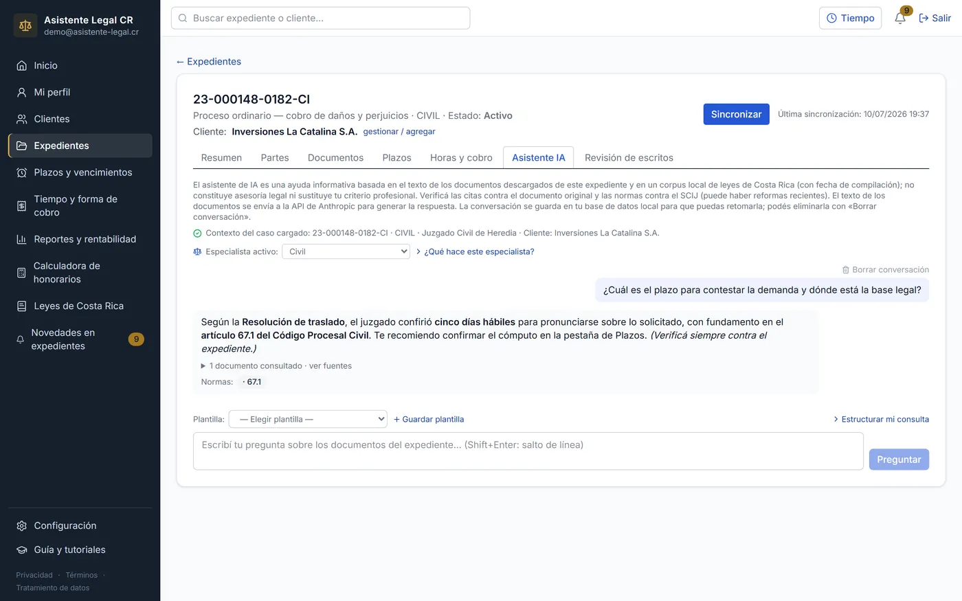 Asistente IA con una pregunta y su respuesta citando la fuente y la norma